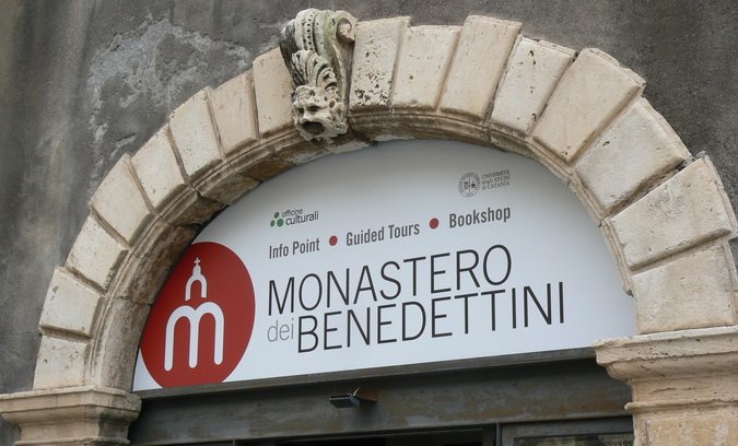 (3) Museo dei Benedettini - Ingresso principale - l'esterno